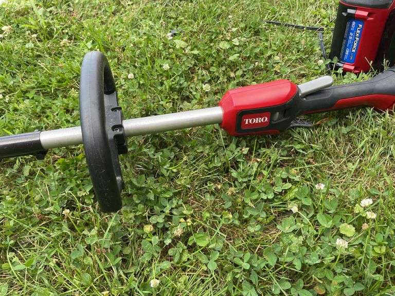 TORO BATTERY OPERATED WEED EATER