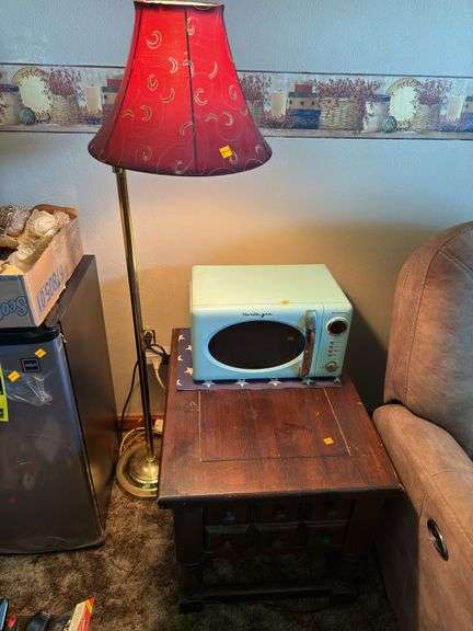 VINTAGE FLOOR LAMP, END TABLE AND RETRO MICROWAVE