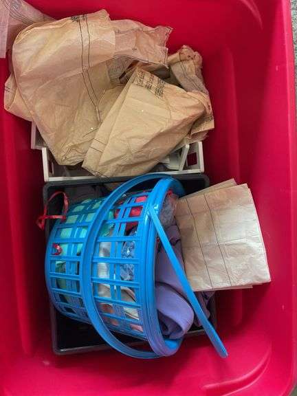 TOTES OF RUSTIC AND FLORAL DECOR