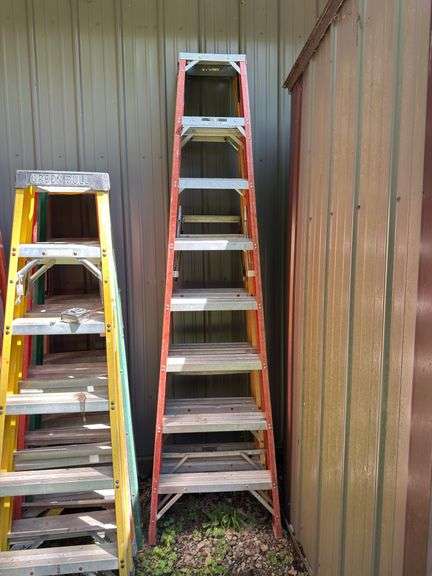 8 FOOT CUPRUM FIBERGLASS STEP LADDER