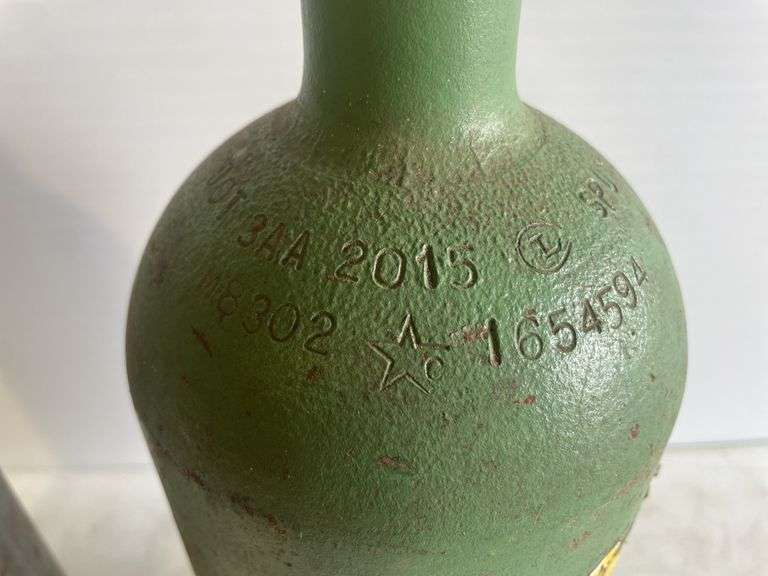 Compressed oxygen and dissolved acetylene