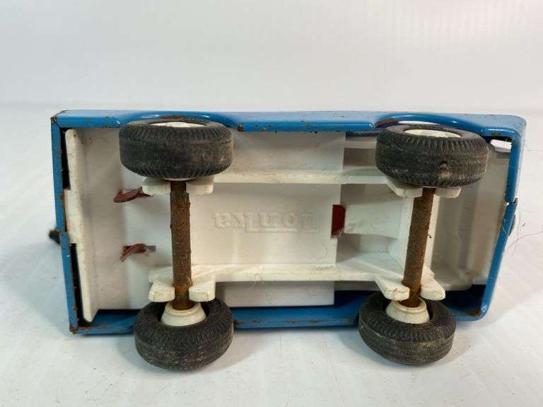 Tonka Mini Wrecker Tow Truck