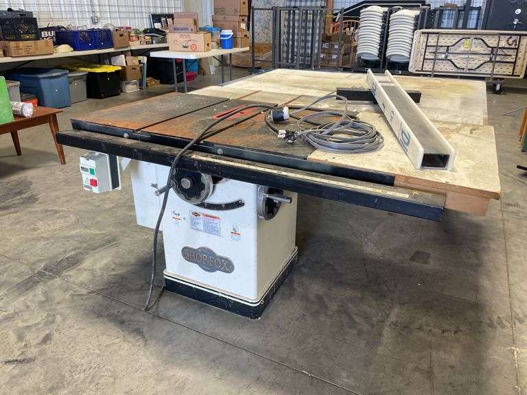 Shop Fox W1677 10" left tilting cabinet saw - works