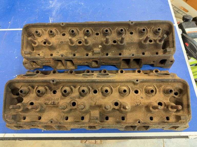 300 HP HEADS FOR A 327 CU IN V8