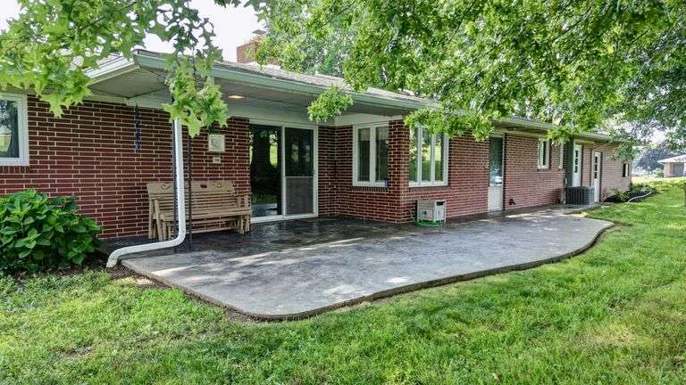 Brick Ranch Home in Sugarcreek