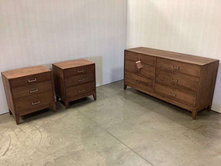 URBAN Dresser & 2 Nightstands