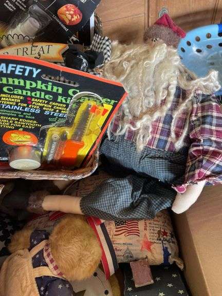 MISC. HALLOWEEN AND PATRIOTIC DECOR