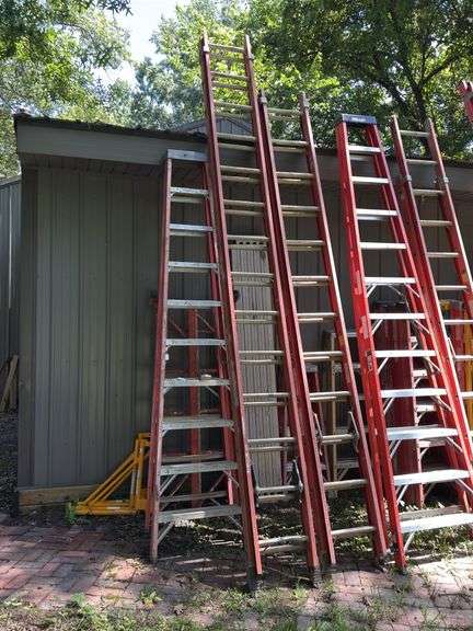 28 FOOT EXTENSION LADDER