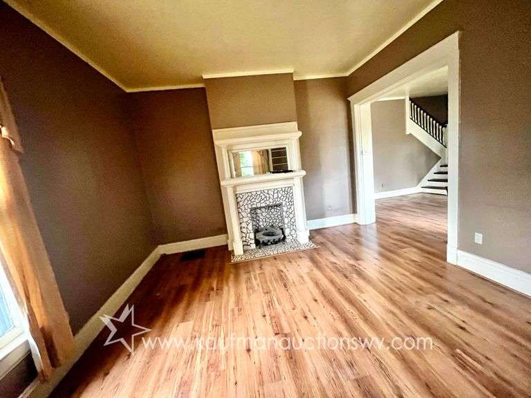 Fairmont 4 Bedroom Home with 4 Bay Garage
