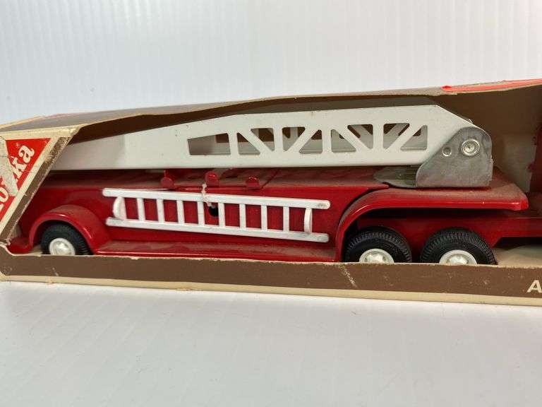 Tonka Aerial Ladder Fire Truck #675