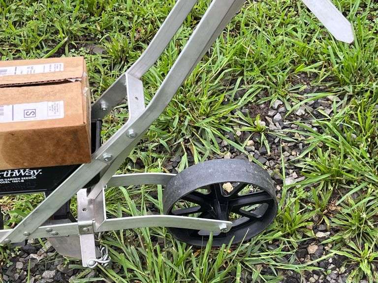 EarthWay Precision Model 1001-B Garden Seeder
