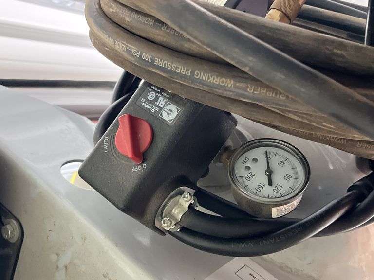 BelAire Model 5026VP 26 Gallon Air Compressor