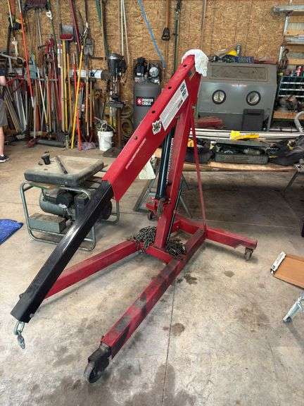 3 TON ENGINE HOIST WITH CHAINS