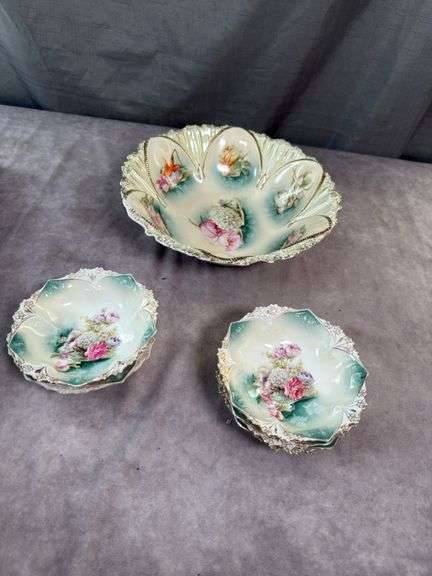 VINTAGE R.S.PRUSSIA LARGE AND SMALL BOWLS (5)