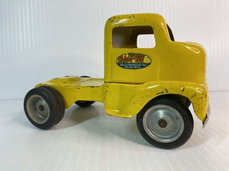 Early Tonka Mound Metalcraft Inc. Truck