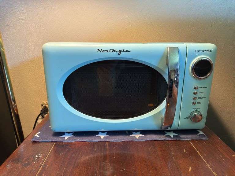 VINTAGE FLOOR LAMP, END TABLE AND RETRO MICROWAVE