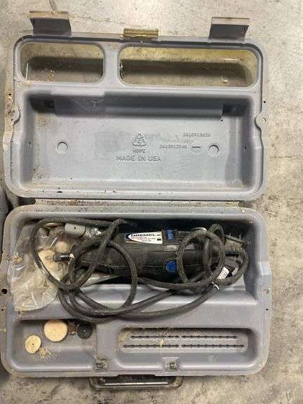 (2) Dremels and rotary tool accessory kit