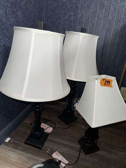 DESK / TABLE LAMPS (3)