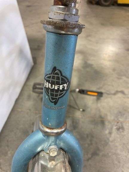 Huffy Cranbrook one-speed blue bicycle