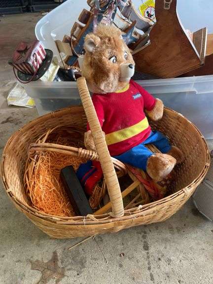 RUSTIC DECOR AND BASKETS