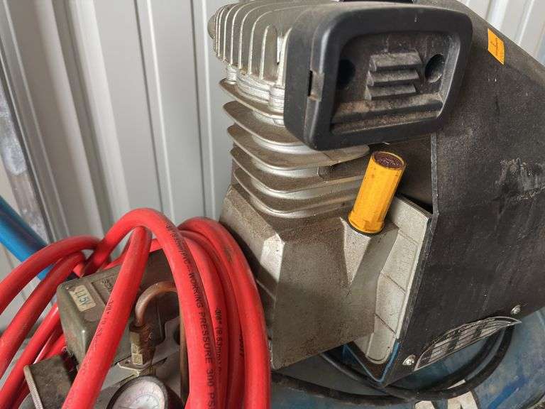 Puma Model AC1008 8 Gallon Air Compressor