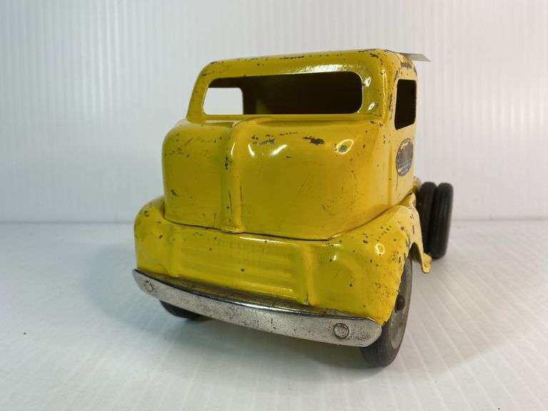 Early Tonka Mound Metalcraft Inc. Truck