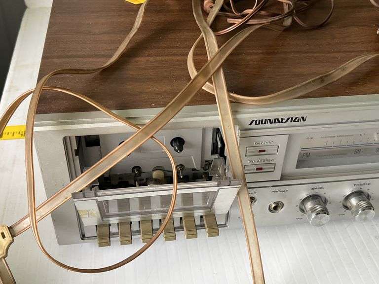 Record Player, DVD Player, Radio/Cassette Player, Speakers