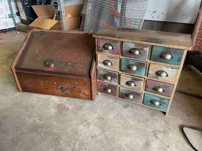 VINTAGE BREAD BOX AND DECOR ORGANIZER
