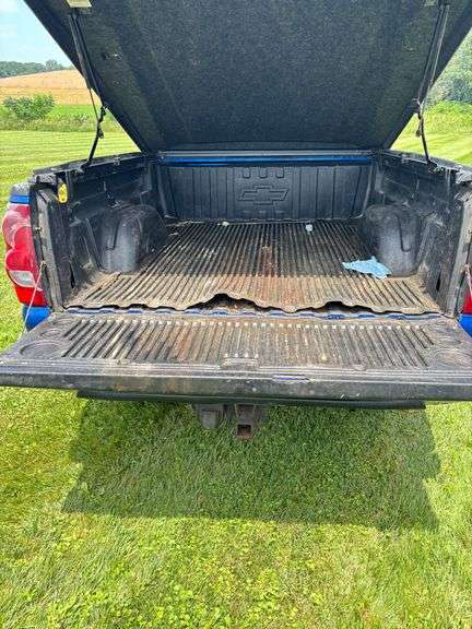 2003 Chevrolet 1500 Extended cab , 4x4 , Leather Interior, Good Running Truck