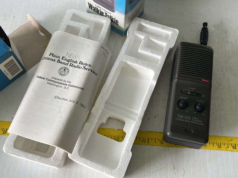 Realistic TRC-224 Walkie Talkies