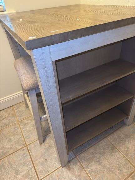 Rustic Style Kitchen Table and Stools