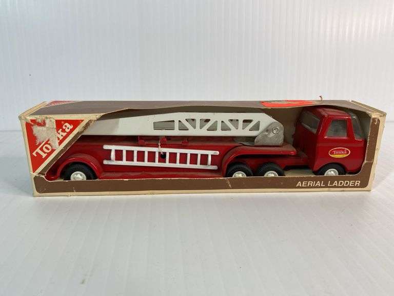 Tonka Aerial Ladder Fire Truck #675