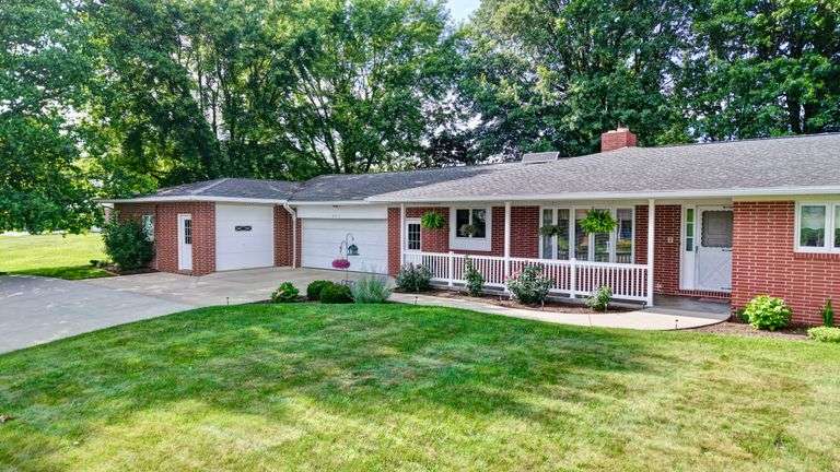 Brick Ranch Home in Sugarcreek