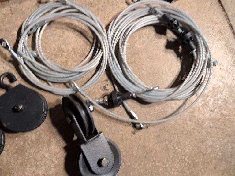 Flat of pulleys and cables