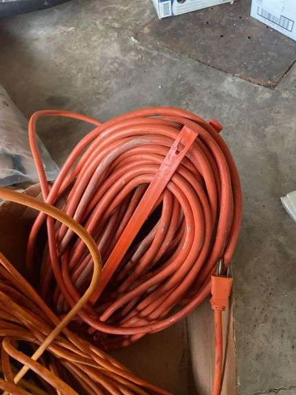 VARIETY OF EXTENSION CORDS