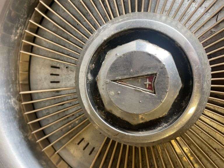 (3) Pontiac turbine style hubcaps