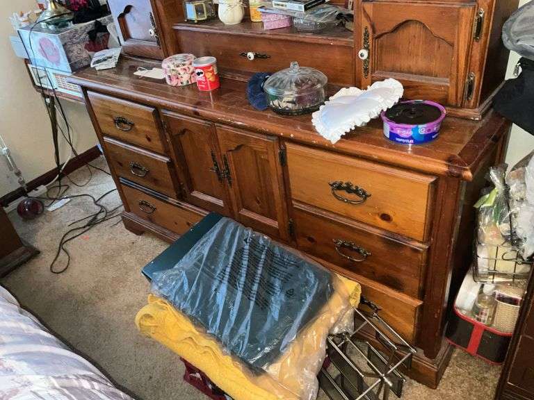 DRESSER WITH MIRROR AND CONTENTS