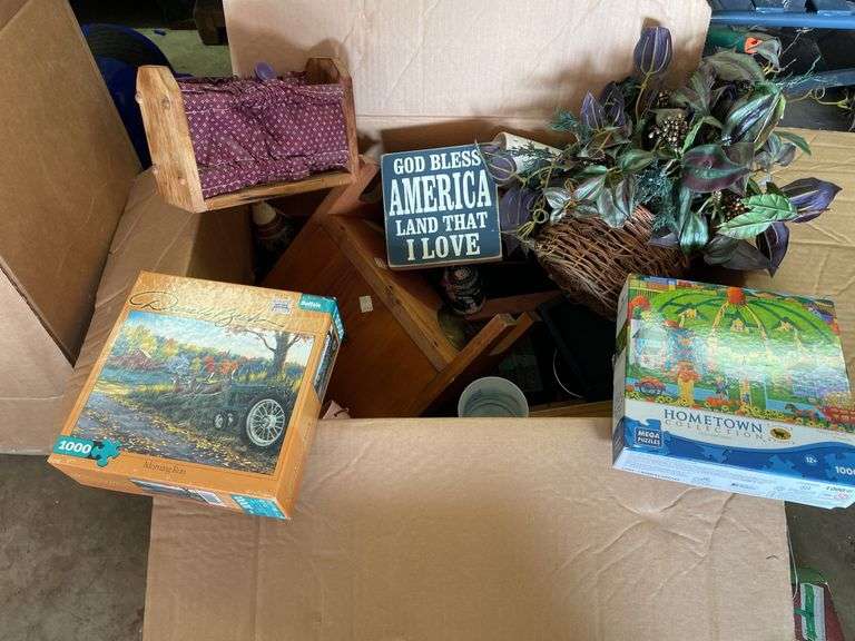 BOX OF BASKETS, PUZZLES, AND KNICK KNACKS