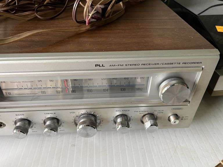 Record Player, DVD Player, Radio/Cassette Player, Speakers