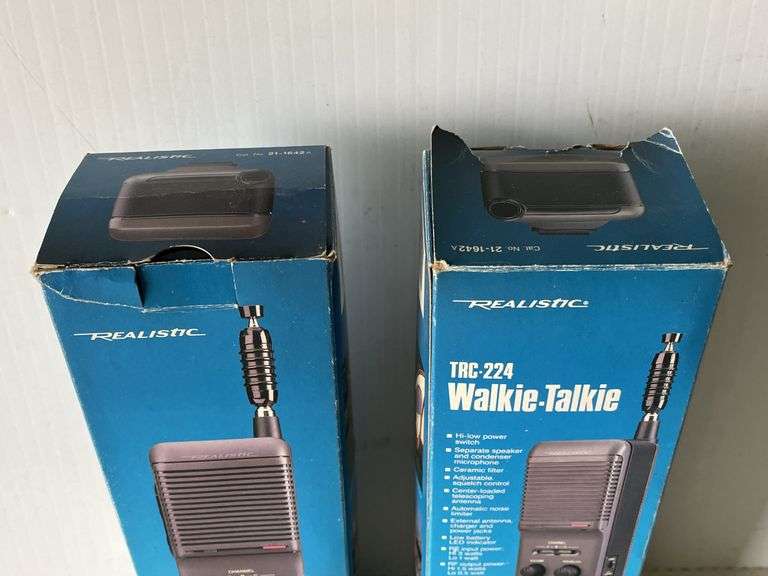 Realistic TRC-224 Walkie Talkies