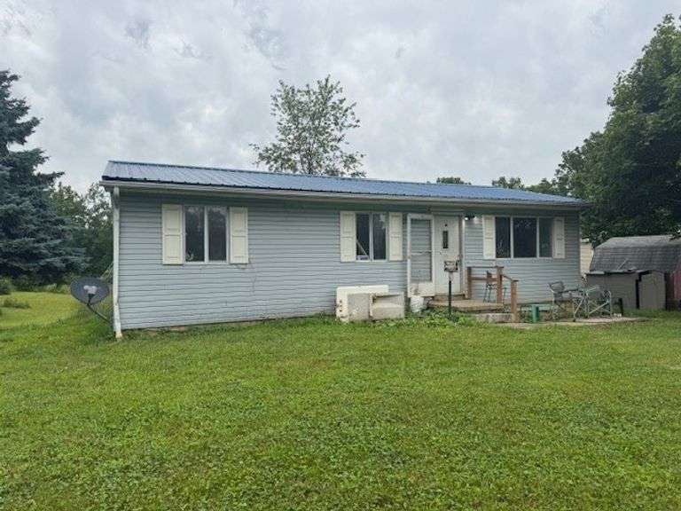 3 Bedroom Investment Home on 1.2 Acres