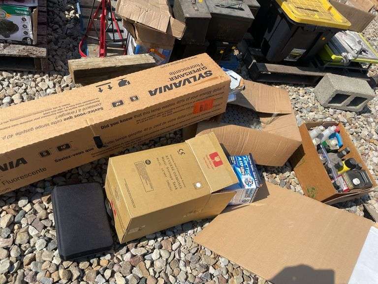 Sylvania fluorescente lights, reverse osmosis tank, box of oils, grease removers, filters and more