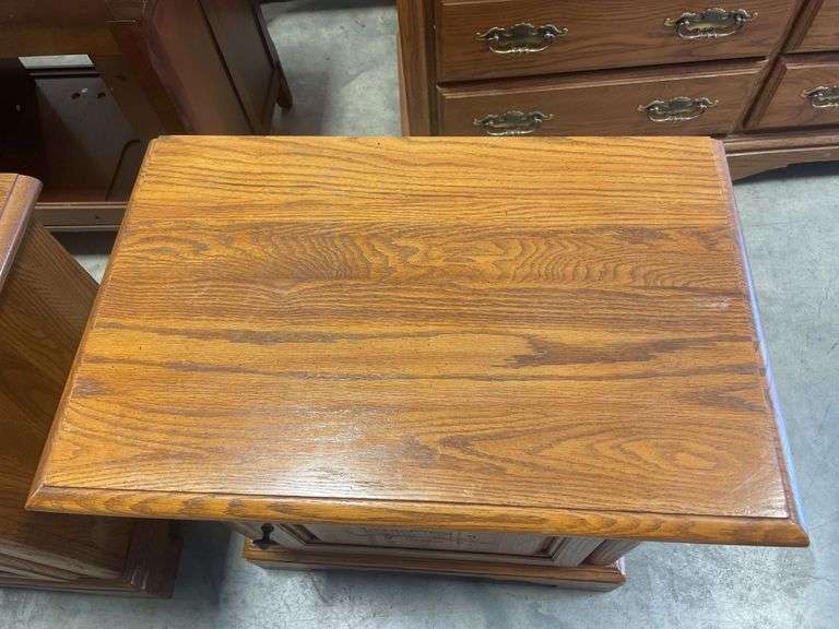 (2) matching wooden night stands