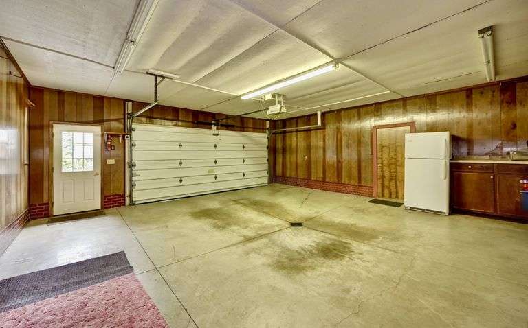 Brick Ranch Home in Sugarcreek