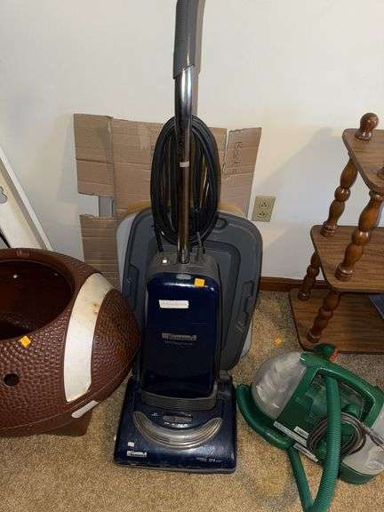 BISSELL LITTLE GREEN CARPET CLEANER, VACUUM SWEEPER, WOOD SHELF, TABLE, AND MORE