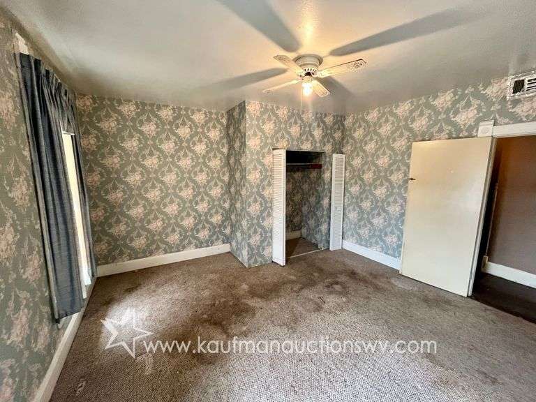 Fairmont 4 Bedroom Home with 4 Bay Garage