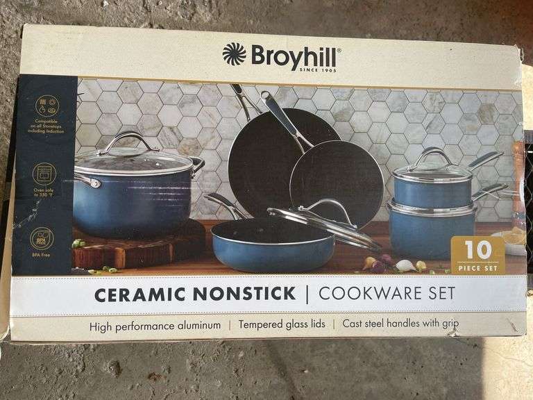 BRAND NEW BROYHILL NONSTICK COOKWARE