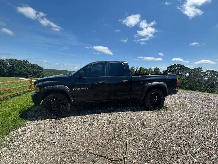2003 Dodge Ram 1500 ,4x4 , 177,00 miles , Camo interior Design, Good Running Truck
