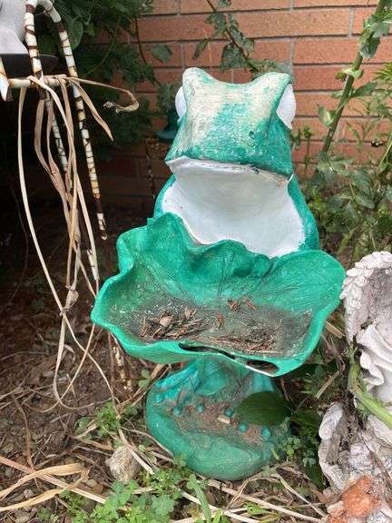 GARDEN STATUES FROG AND ANGEL