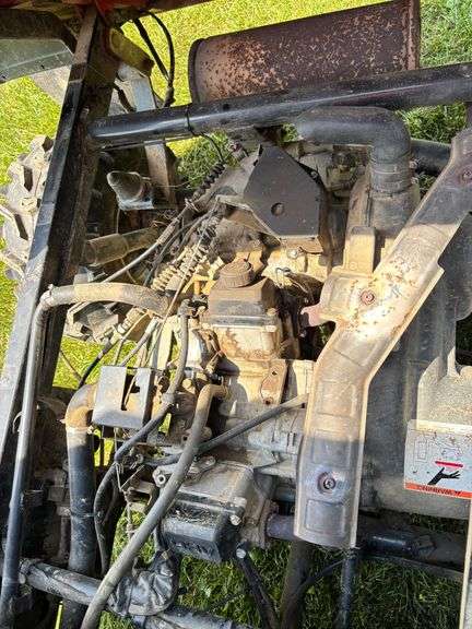 Kawasaki 2510 Mule ,4x4 , Electric Dump Bed , Has 2 Removable Doors , Good Tires ,